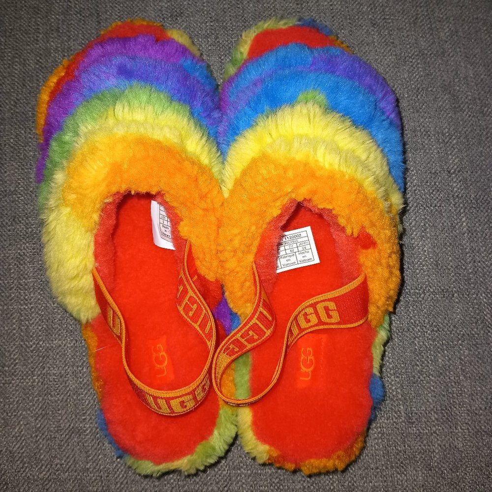 UGG slippers, size 9